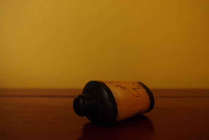 Schnupftabakflasche aus Knochen Kind 4
