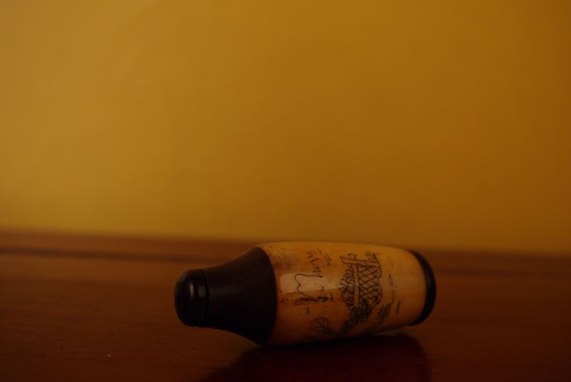 Schnupftabakflasche aus Knochen Vater und Sohn 4