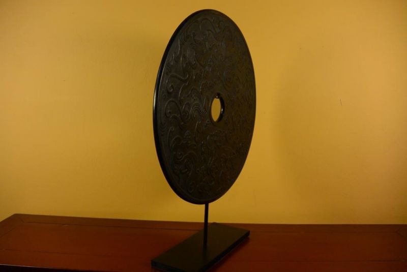 Sehr große Bi-Scheibe aus Jade 40cm - Mythische Tiere 5