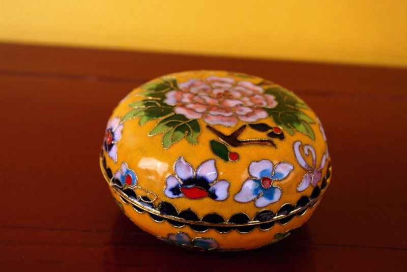 Sehr Grosse Cloisonne-Dose Gelb 2