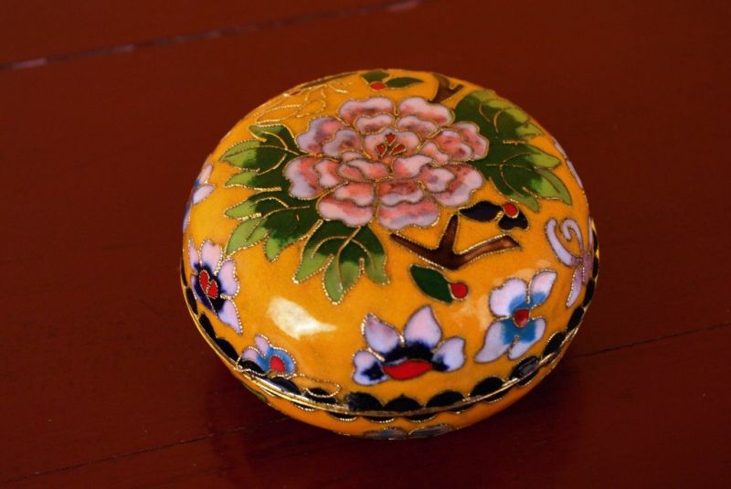 Sehr Grosse Cloisonne-Dose Gelb 3