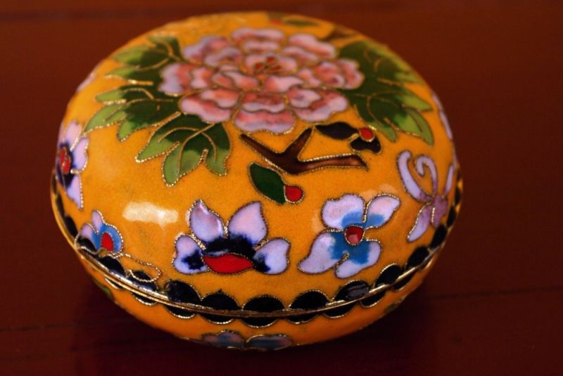 Sehr Grosse Cloisonne-Dose Gelb 5