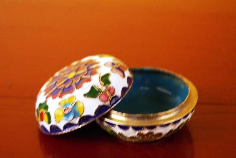 Sehr Kleine Cloisonne-Dose Weiss 2 5