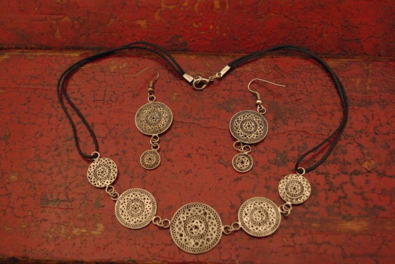 Set Halskette und Ohrringe Miao 2