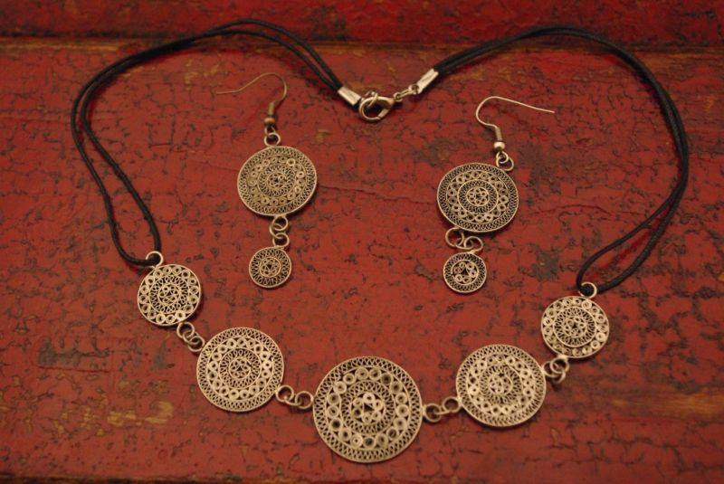 Set Halskette und Ohrringe Miao 5