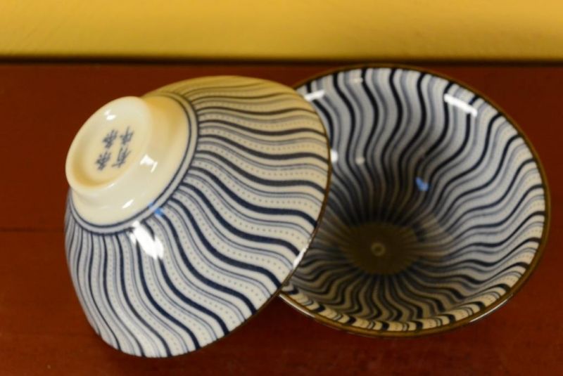 Set mit 8 kleinen Schalen Porzellan - Japan 2