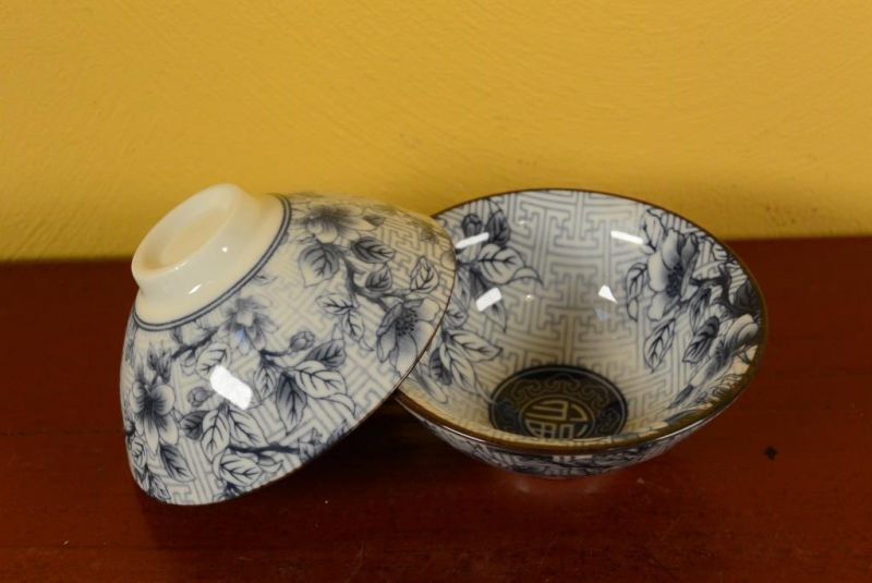 Set of 8 Chinese Small Bowls in Porcelain - Asia 1