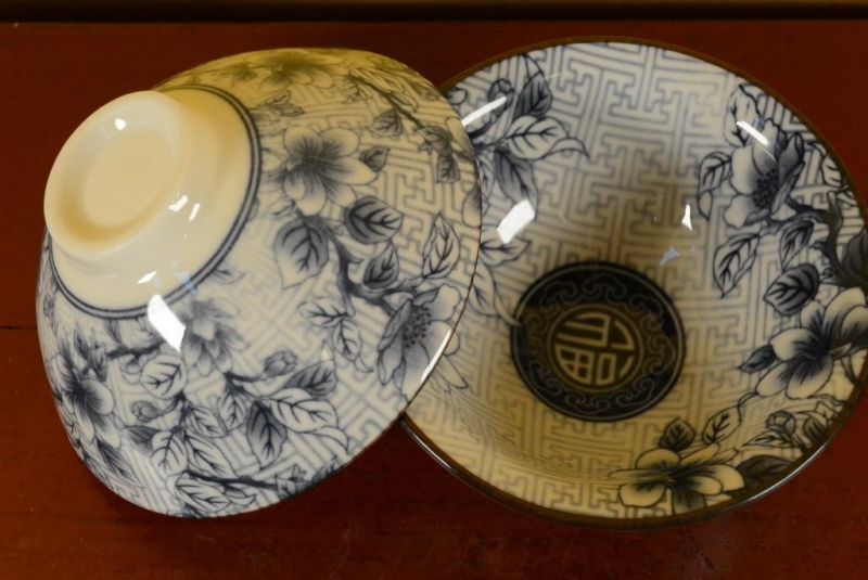 Set of 8 Chinese Small Bowls in Porcelain - Asia 2