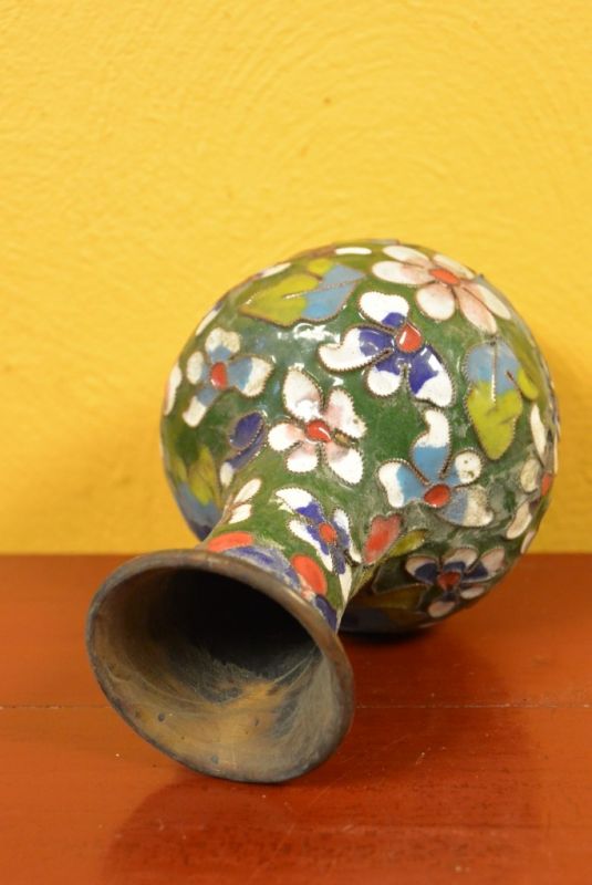 SmallVase in Cloisonné Green Flowers 4
