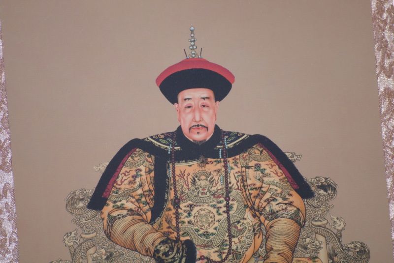 Small Chinese ancestor couple Nurhaci emperor 3