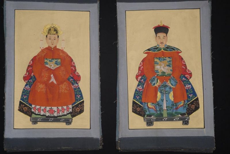 Small Chinese ancestors couple - Chinese Oil Painting - Orange 1