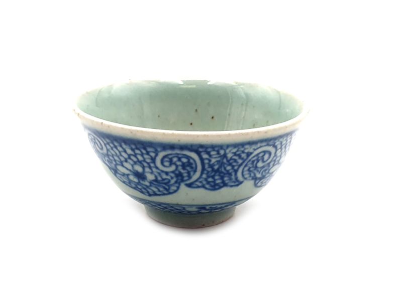 Small Chinese bowl or glass in porcelain 1