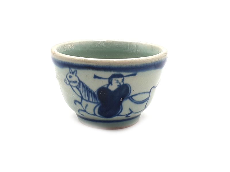 Small Chinese bowl or glass in porcelain Rider 1