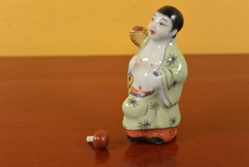 Small Chinese Erotica Snuff Box 4