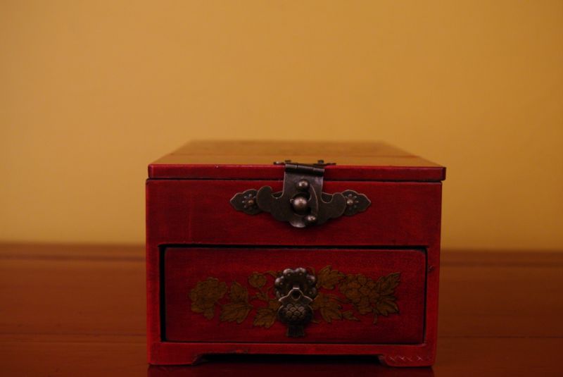 Small Chinese Jewelry Box Butterflies Red 4