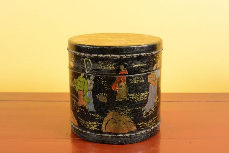 Small Chinese lacquer box - Black and gold 3