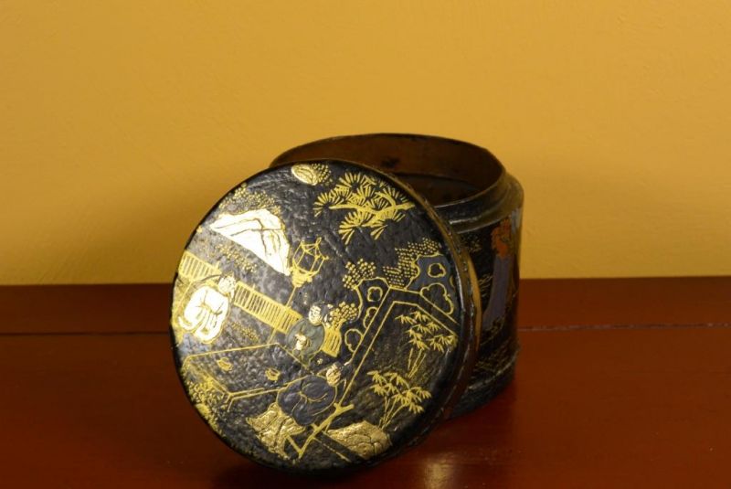 Small Chinese lacquer box - Black and gold 4