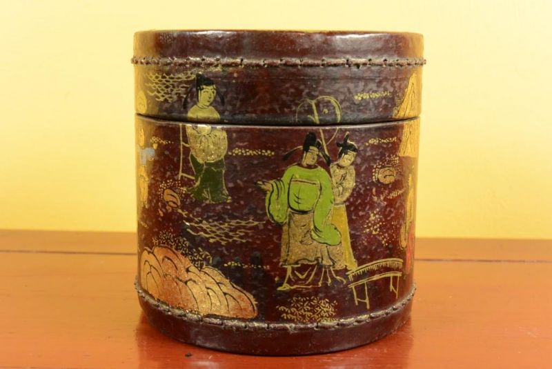 Small Chinese lacquer box - Red and gold 2