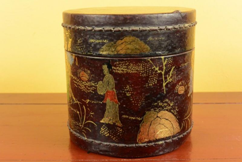 Small Chinese lacquer box - Red and gold 3