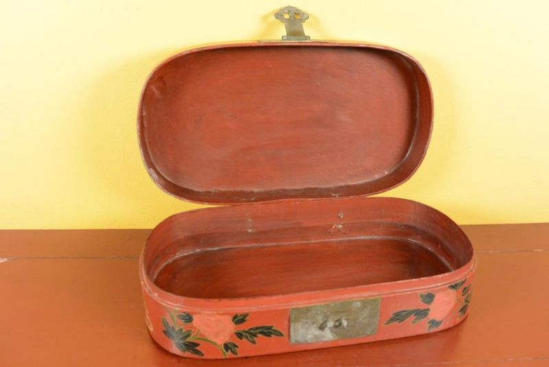 Small Chinese lacquer box - Red 4