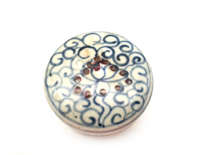 Small Chinese porcelain box - Flower 2