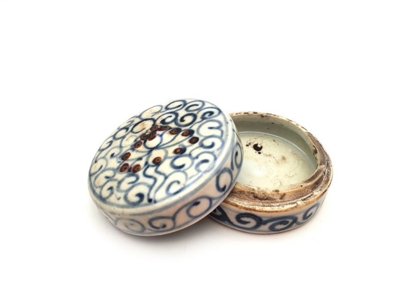 Small Chinese porcelain box - Flower 3