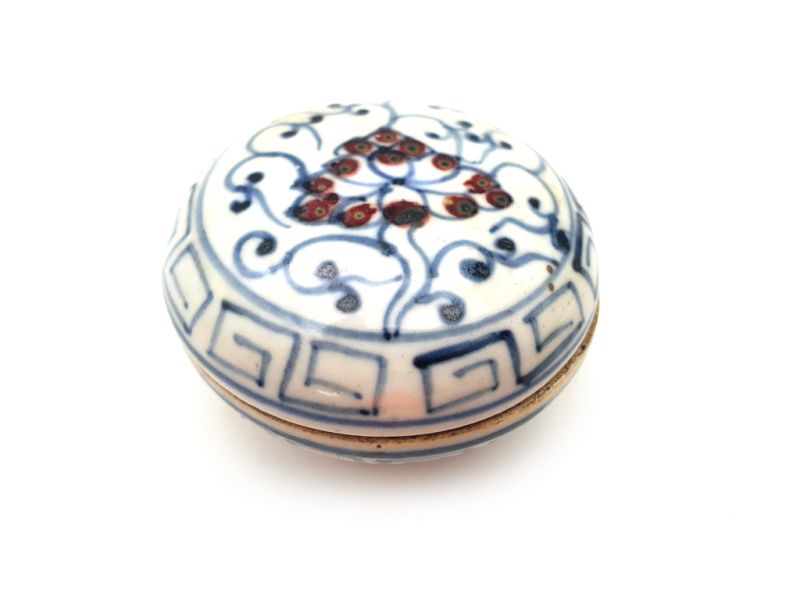Small Chinese porcelain box - Round - Flower 1