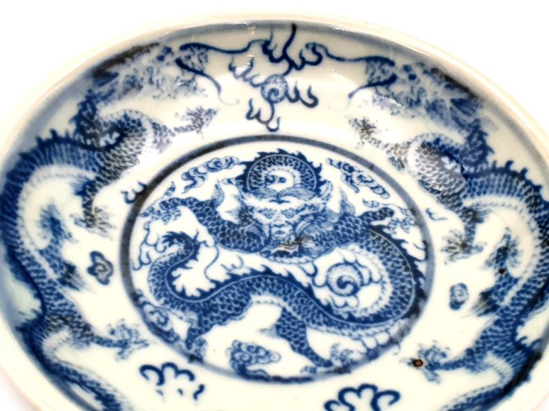 Small Chinese porcelain plate - Dragon 3