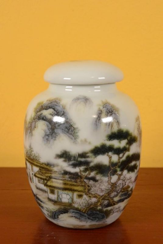 Small Chinese Porcelain Potiche - Colorful - Landscape 1