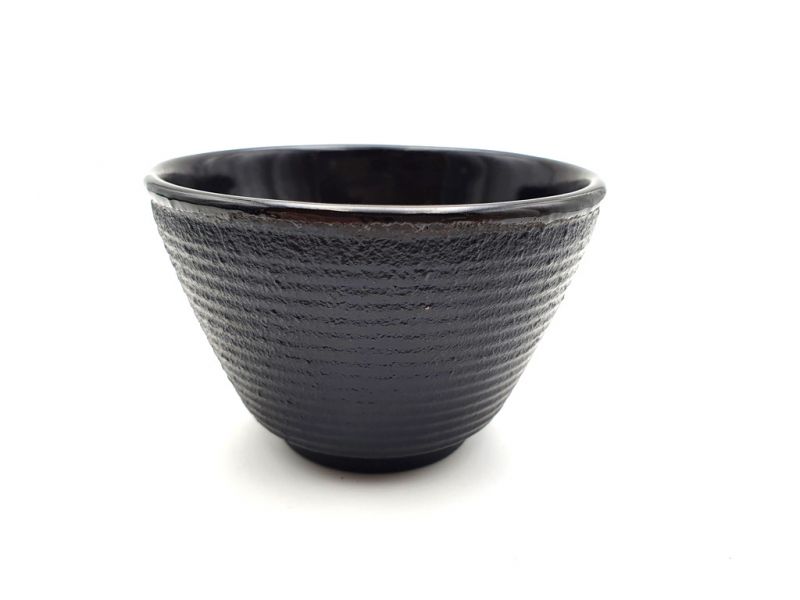 Small Chinese tea cup in cast iron - Stripes - Black 1