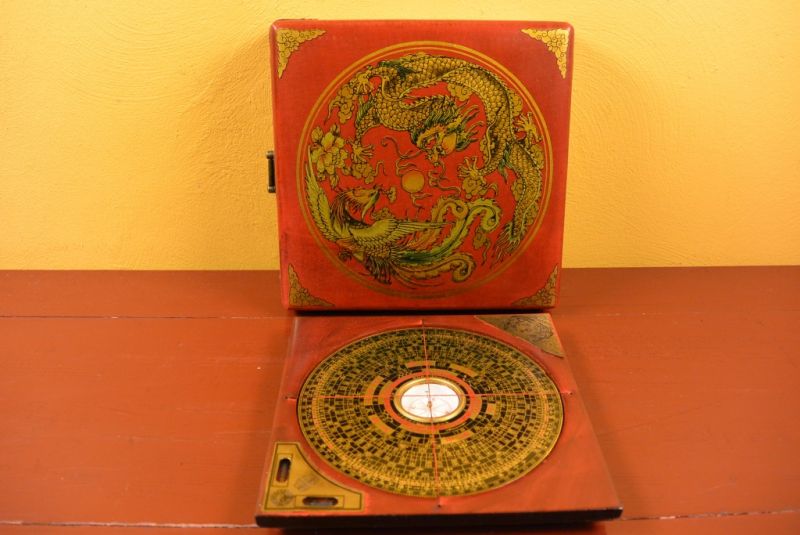 Small Feng Shui Compass Red / Dragon and Phoenix 1