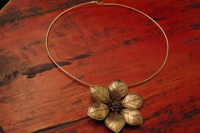 Small Necklace Large Flower 3