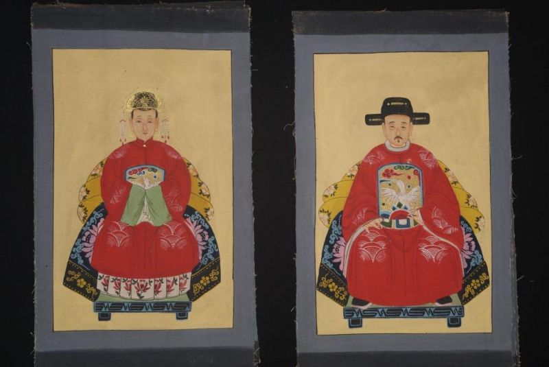 Small Qing Chinese ancestors couple Red 1