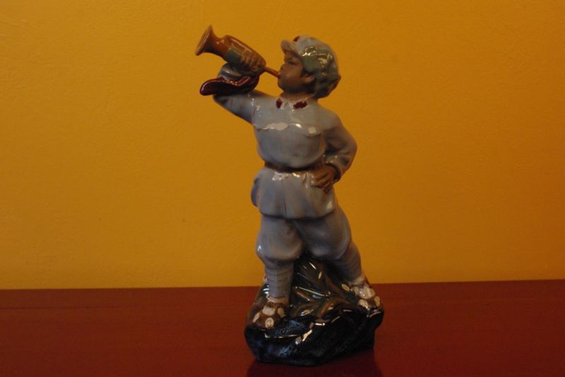 Soldier with a trumpet bisque pottery statue 1