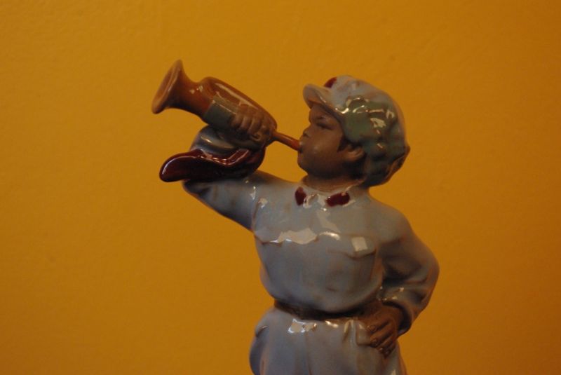 Soldier with a trumpet bisque pottery statue 2