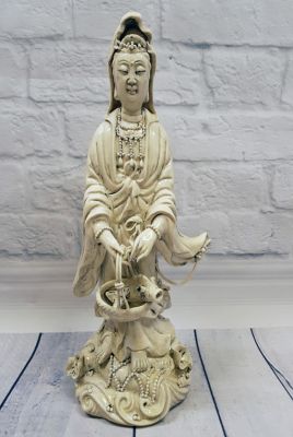Statue chinoise blanche - Porcelaine Dehua - Déesse debout avec son panier