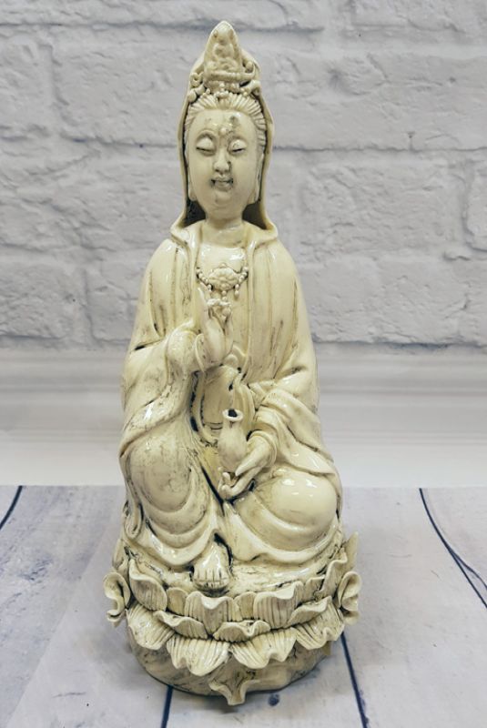 Laiton Chinois sculpté Kwan-Yin Bodhisattva Guan Yin exquises Petites Statues Pendentif