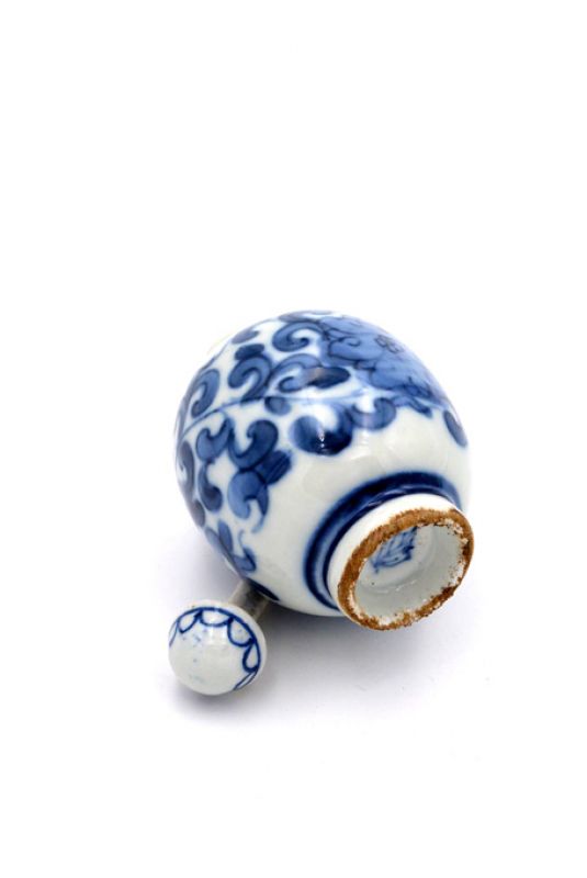 Tabaquera China de Porcelana - arte chino - Blanco y Azul - Flor 2 3