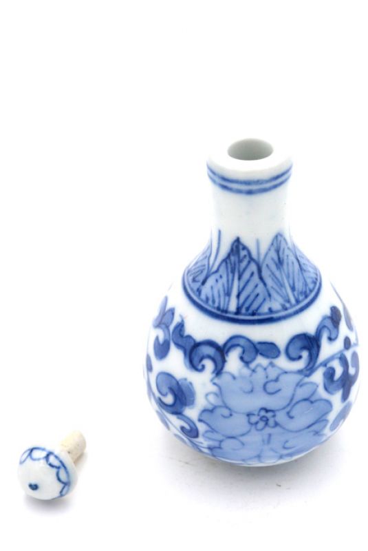 Tabaquera China de Porcelana - arte chino - Blanco y Azul - Flor 4 3