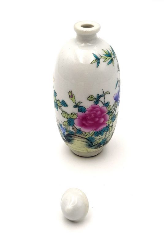 Tabaquera China de Porcelana - arte chino - El pájaro y las flores 3