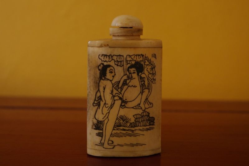 Tabaquera Erótica de Hueso Kamasutra chino 1