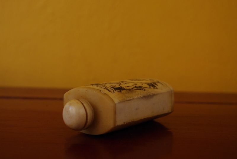 Tabaquera Erótica de Hueso Kamasutra chino 4