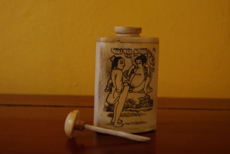Tabaquera Erótica de Hueso Kamasutra chino 5