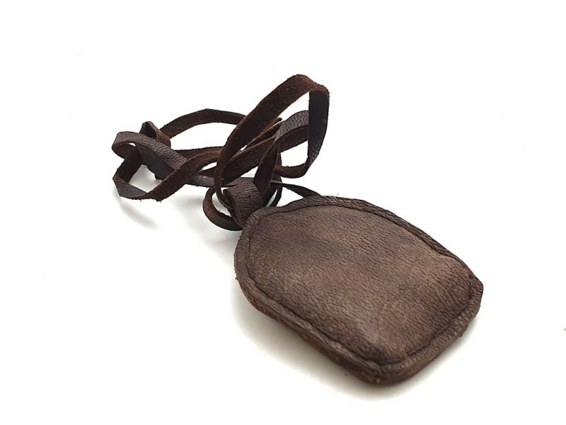Tibetan Reliquary - Old Amulet in Leather and Copper L 3