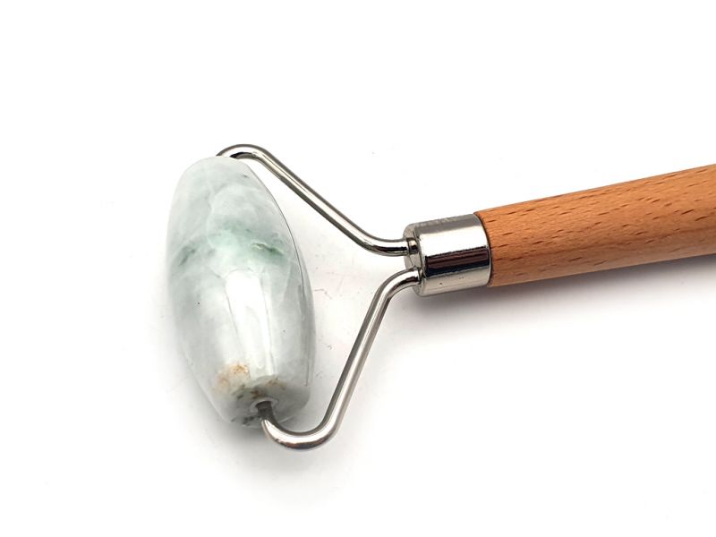 Traditional Chinese Medicine - Simple Real Jade Roller - Green Apple and White 2