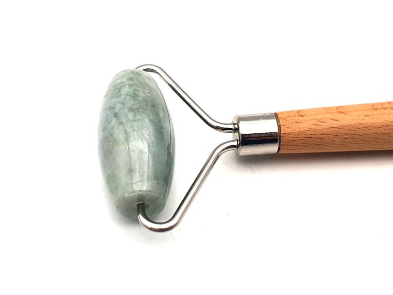 Traditional Chinese Medicine - Simple Real Jade Roller - Green 2