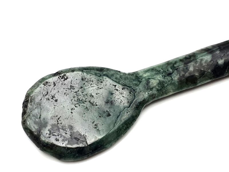 Traditionelle chinesische Medizin - Gua Sha Jadelöffel - Dunkelgrün - niedrige Politur - roh 2
