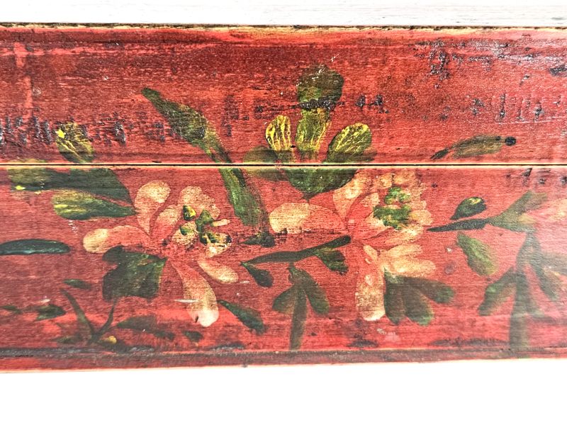 Traditionelle chinesische Truhe aus rotem Holz – bemalte Blumen 3