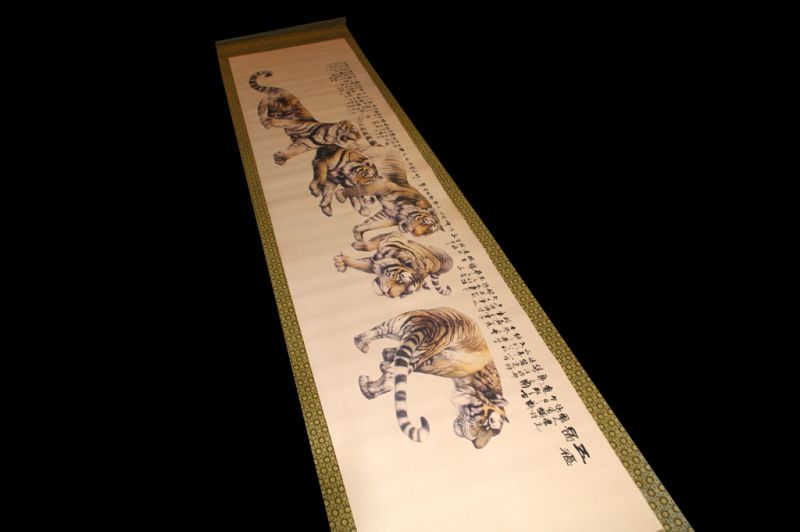 Very Large Chinese Kakemono Painting The 5 tigers 5