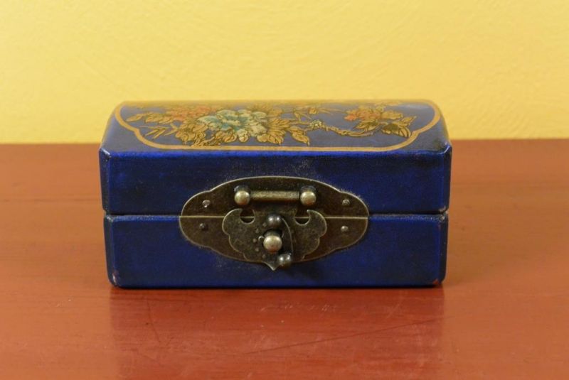 Very small Chinese Wooden Blue Box 2